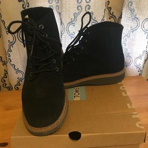 TOMS Men's 9.5 Black Suede Porter boot worn 3x